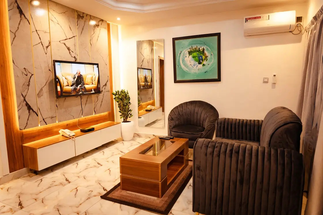/web/uploads/116/247 Luxury Hotel Lekki/header-images/lekki.ph11.webp3.jpg